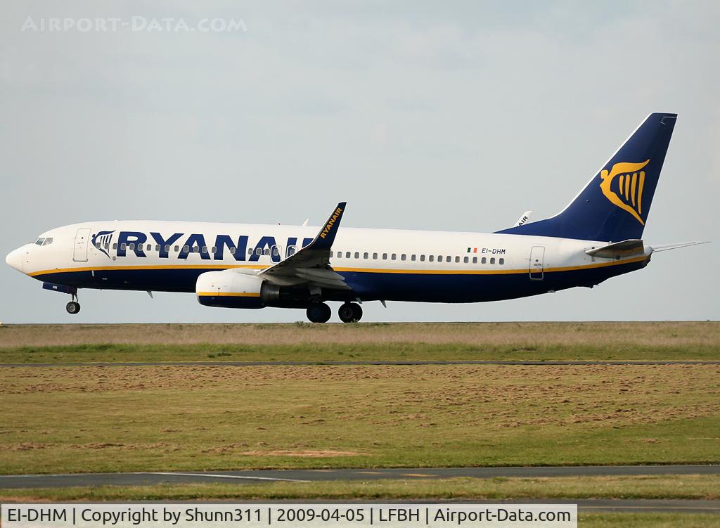 EI-DHM, 2005 Boeing 737-8AS C/N 33821, On take off rwy 28
