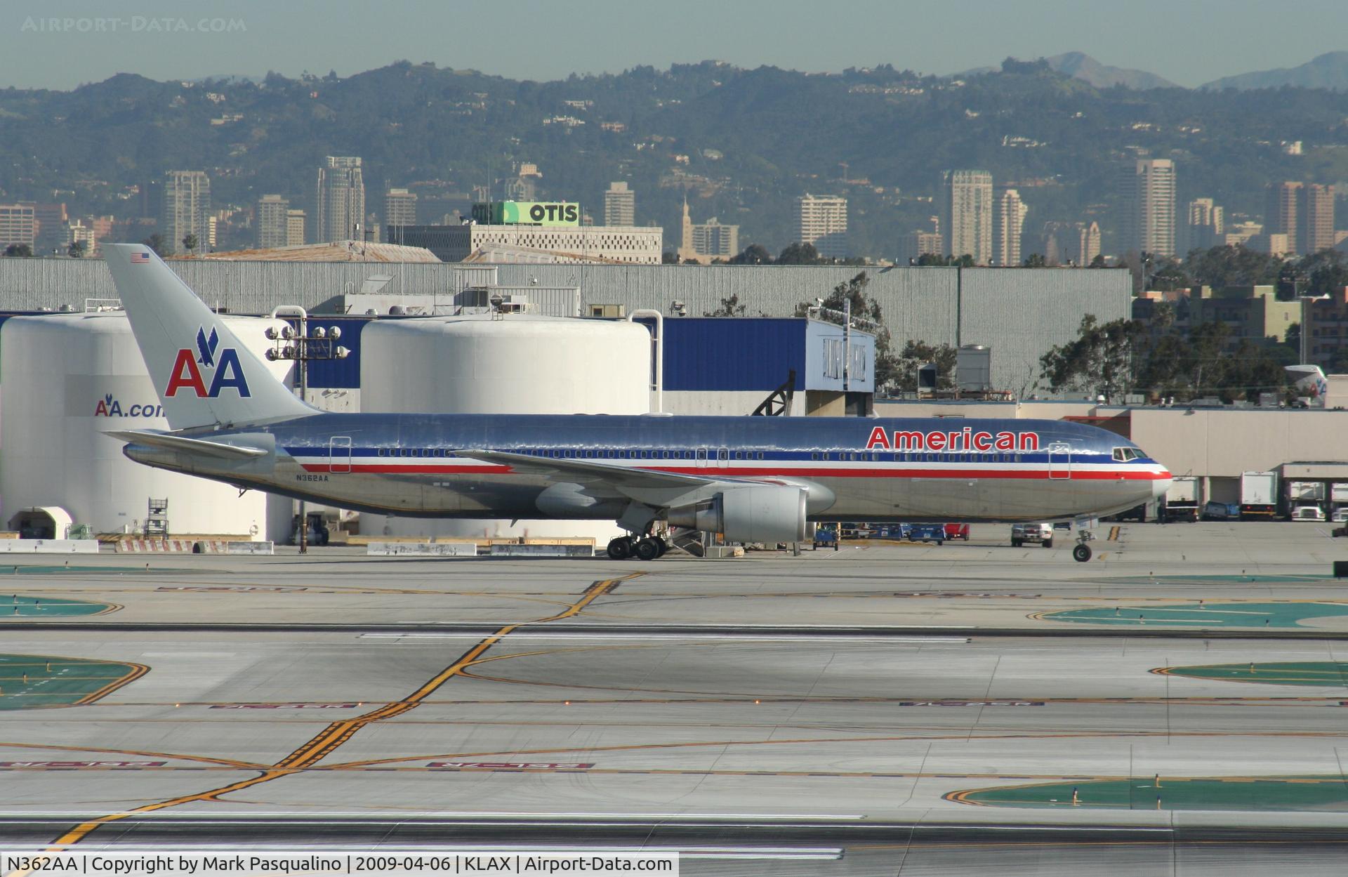 N362AA, 1988 Boeing 767-323 C/N 24043, Boeing 767-300