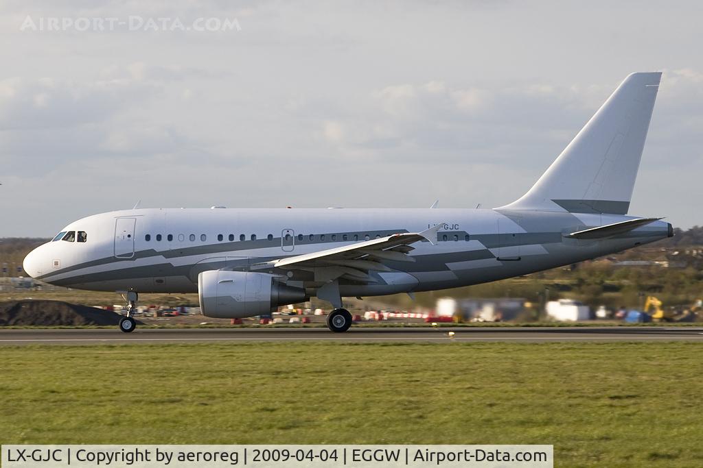 LX-GJC, 2007 Airbus ACJ318 (A318-112/CJ) C/N 3100, Taking off from Luton 04 April 2009