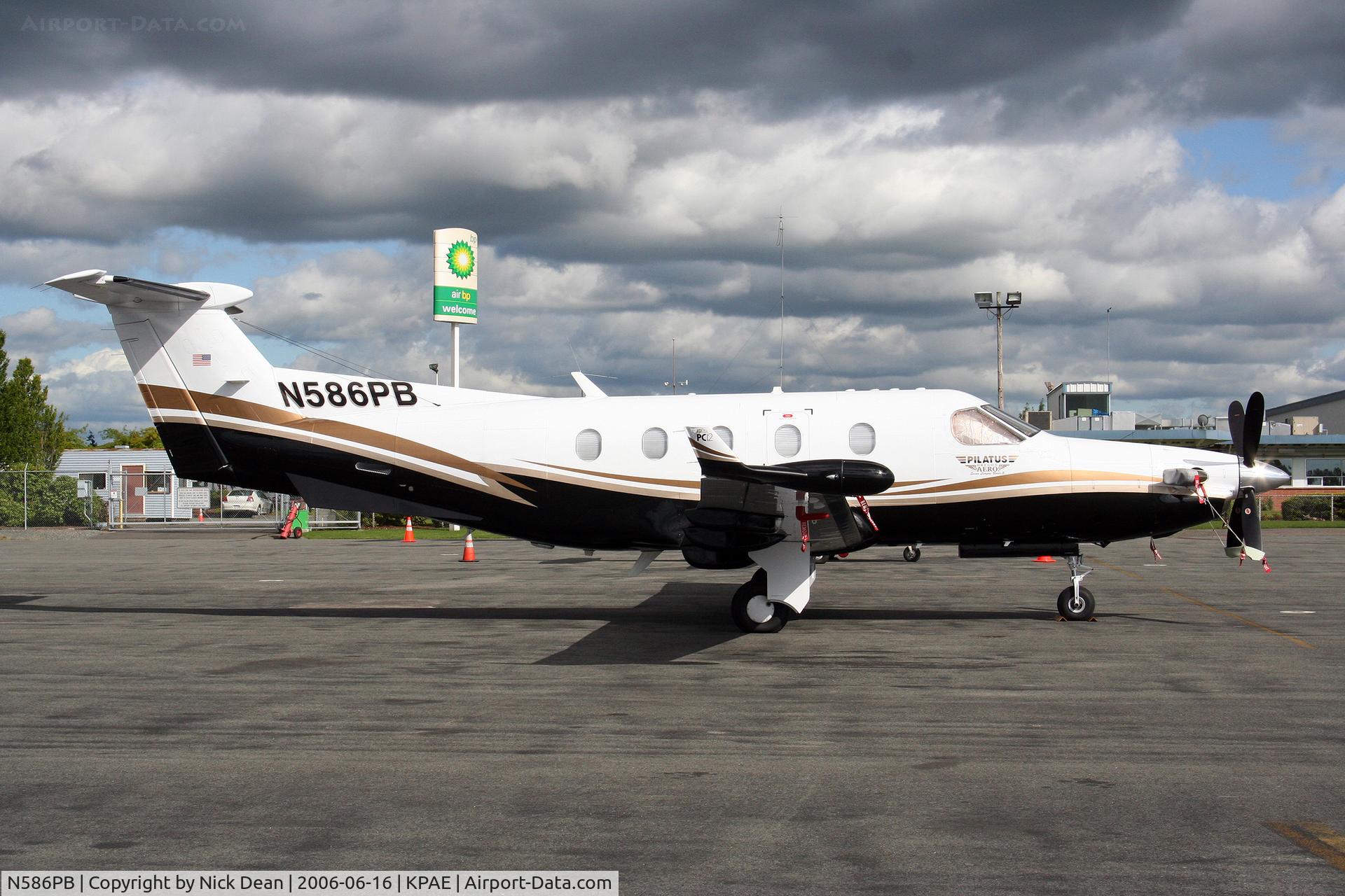 N586PB, 2004 Pilatus PC-12/45 C/N 586, KPAE