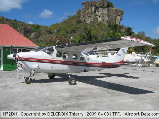 N72DH, 1981 Cessna P210N Pressurised Centurion C/N P21000721, Actif