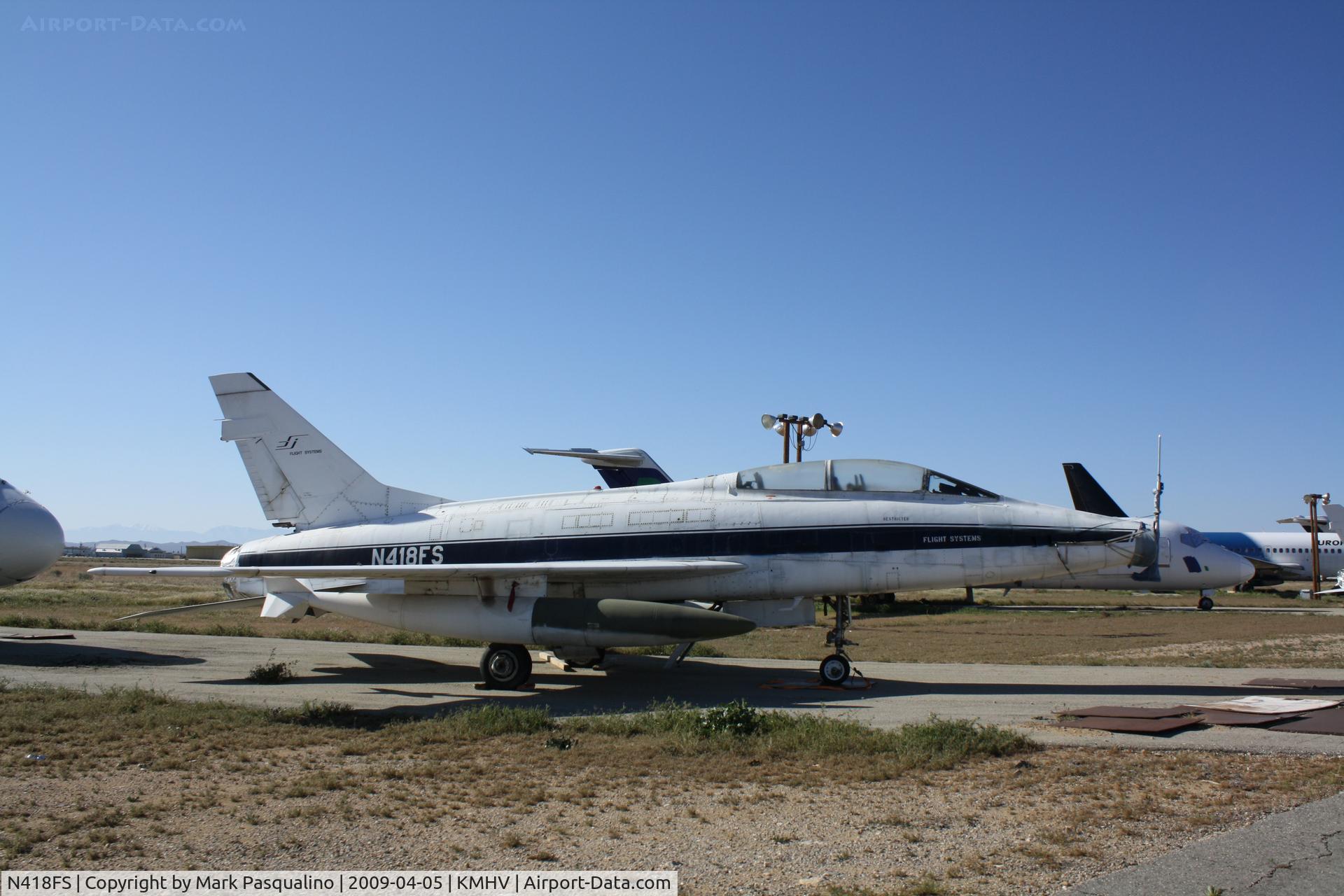N418FS, 1956 North American F-100F Super Sabre C/N 56-3996/243-272, North American F-100F