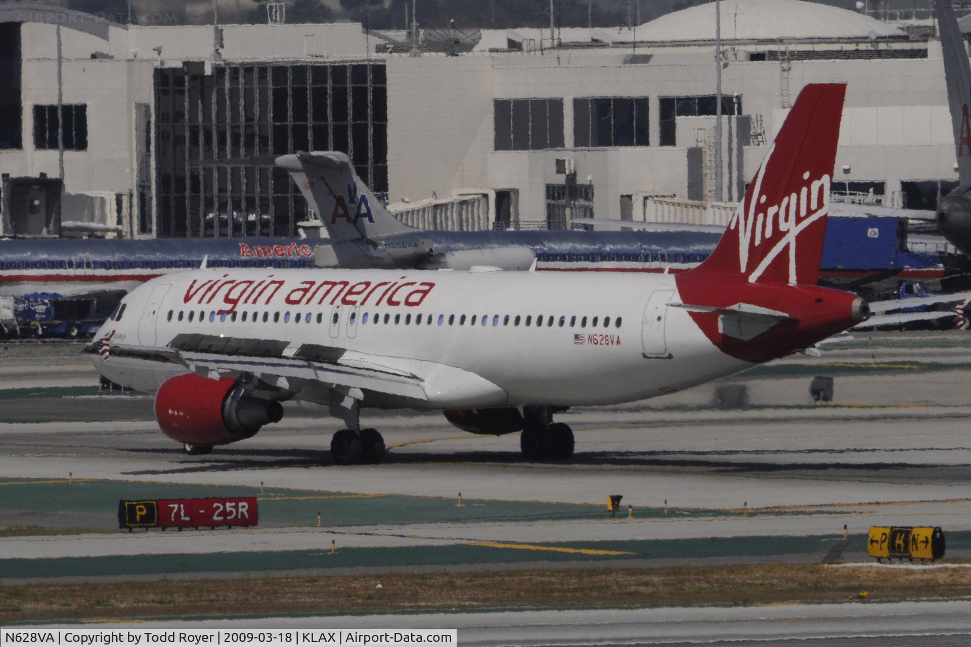 N628VA, 2007 Airbus A320-214 C/N 2993, Taxi to gate