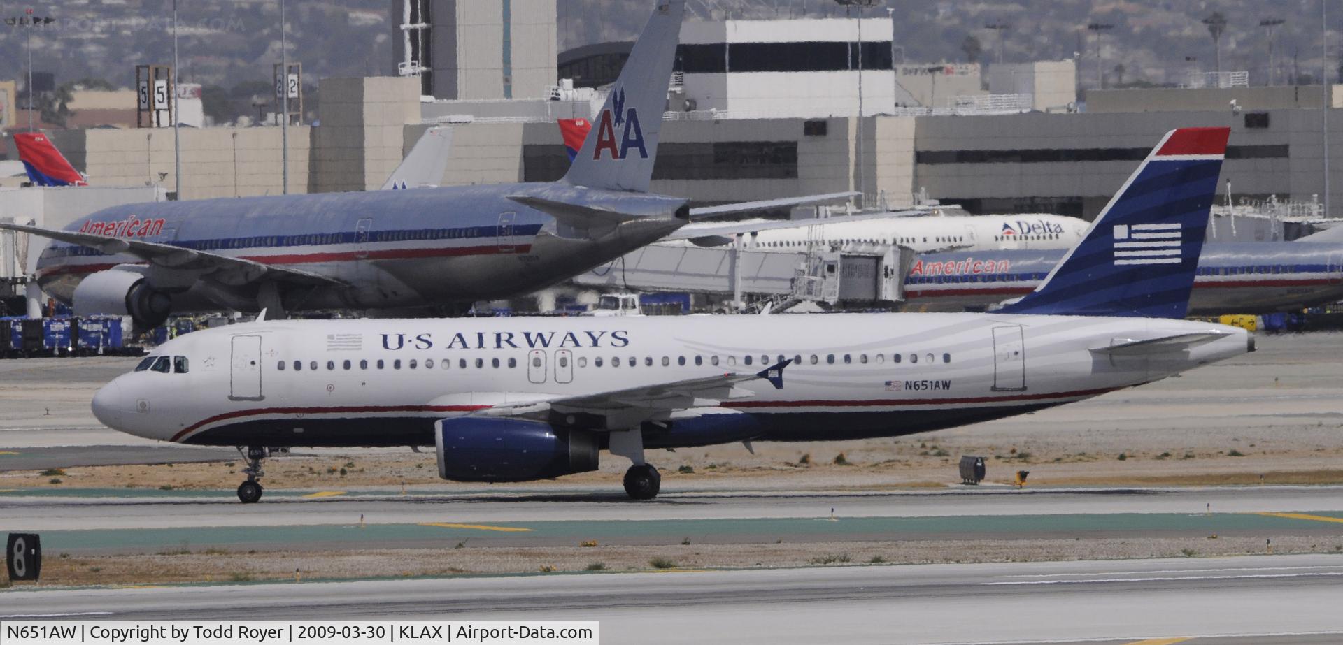 N651AW, 1998 Airbus A320-232 C/N 866, Taxi to gate