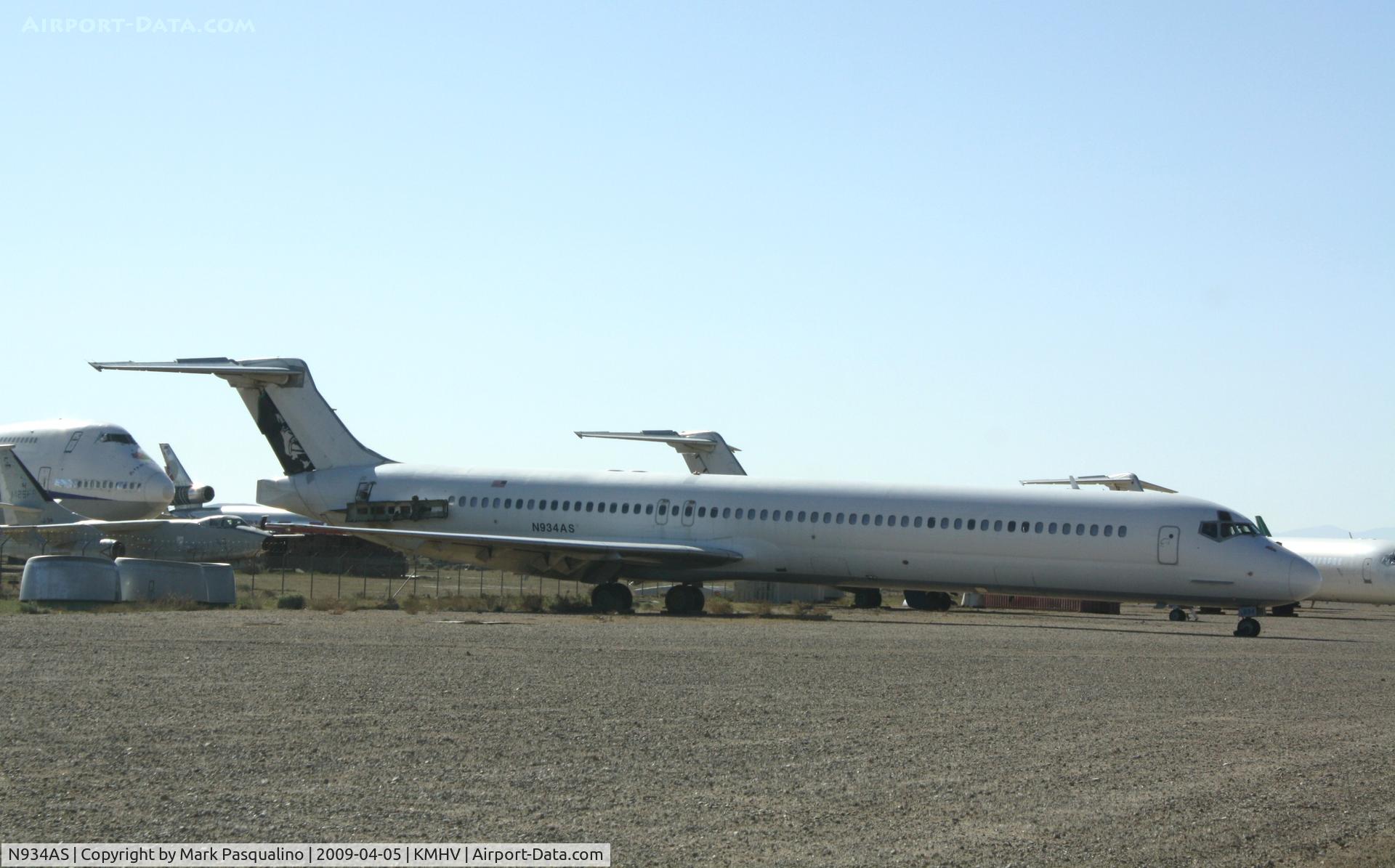 N934AS, 1985 McDonnell Douglas MD-83 (DC-9-83) C/N 49235, MD-83