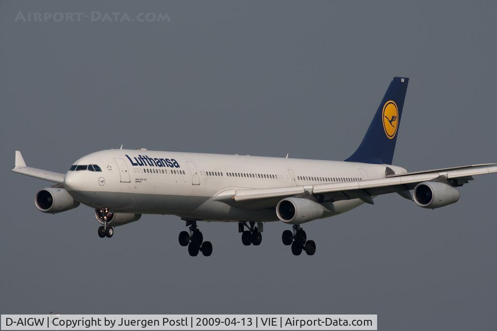 D-AIGW, 2000 Airbus A340-313X C/N 327, Airbus A340-313
