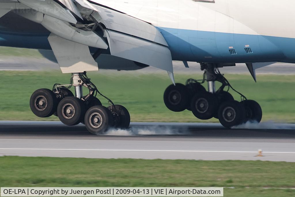 OE-LPA, 1997 Boeing 777-2Z9/ER C/N 28698, Boeing 777-2Z9