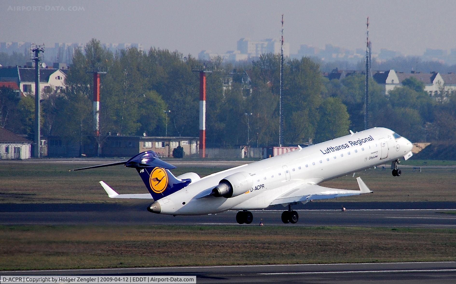 D-ACPR, 2003 Canadair CRJ-701ER (CL-600-2C10) Regional Jet C/N 10098, A citylink to Dusseldorf is leaving Berlin