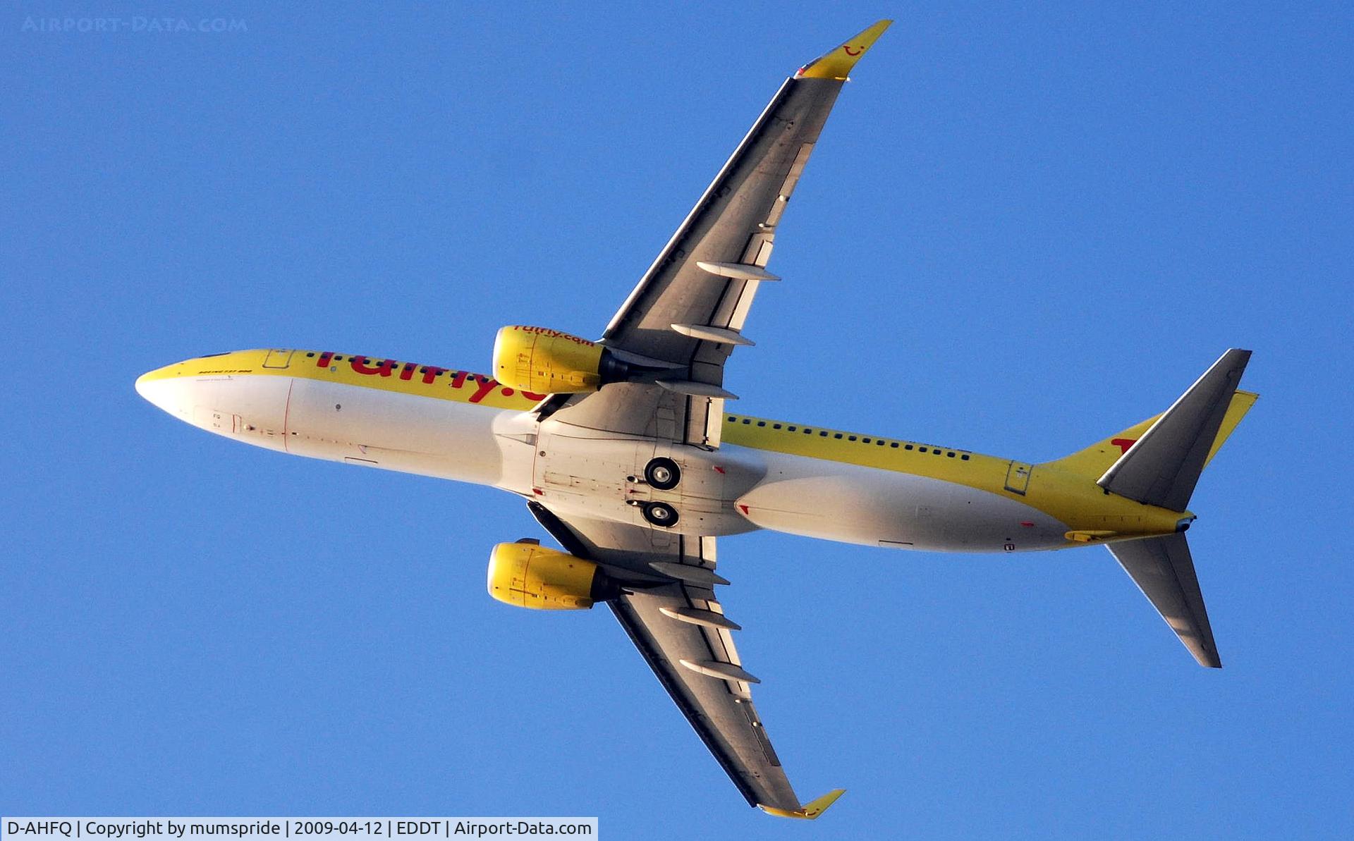 D-AHFQ, 2000 Boeing 737-8K5 C/N 27992, Take off from TXL on a sunny easter morning
