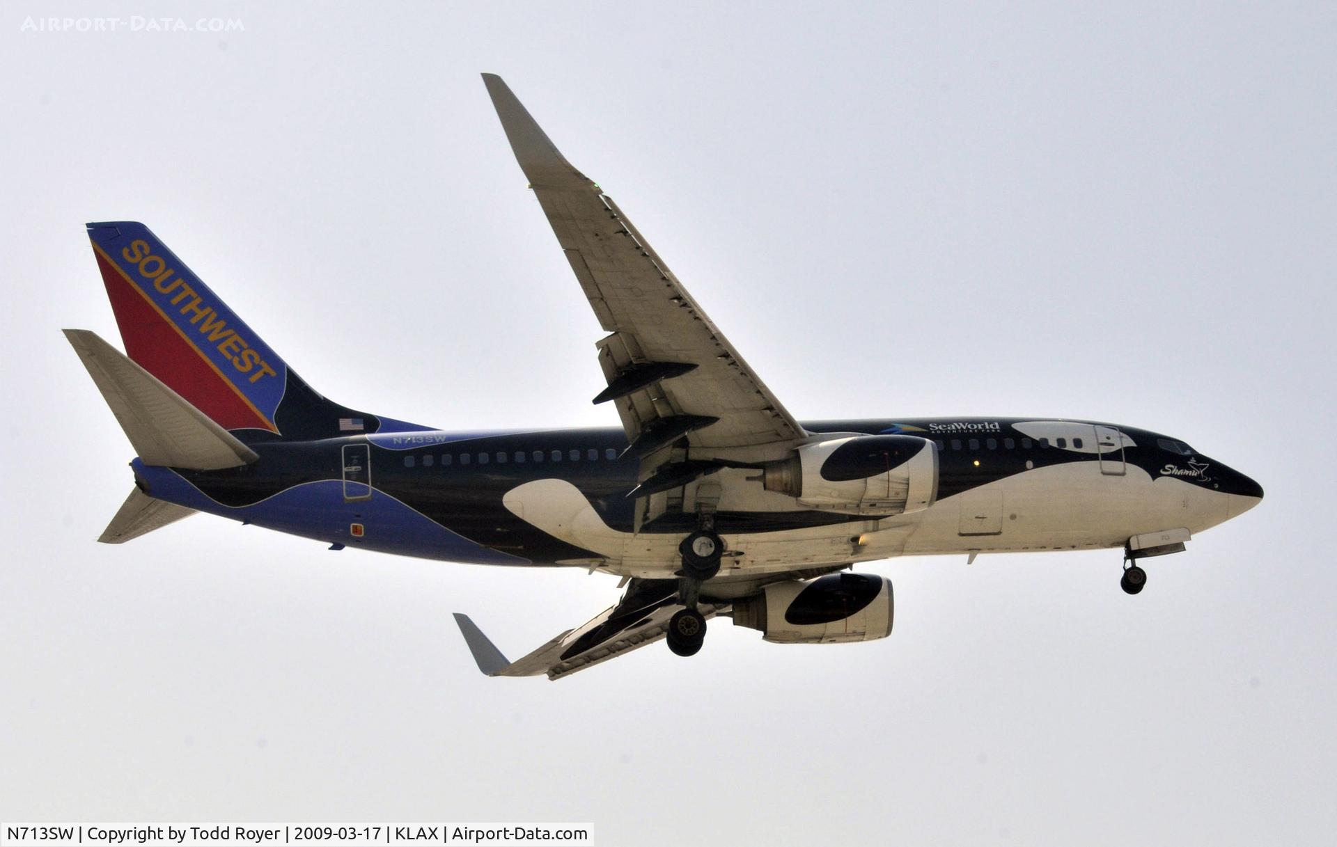 N713SW, 1998 Boeing 737-7H4 C/N 27847, Landing 24R at LAX