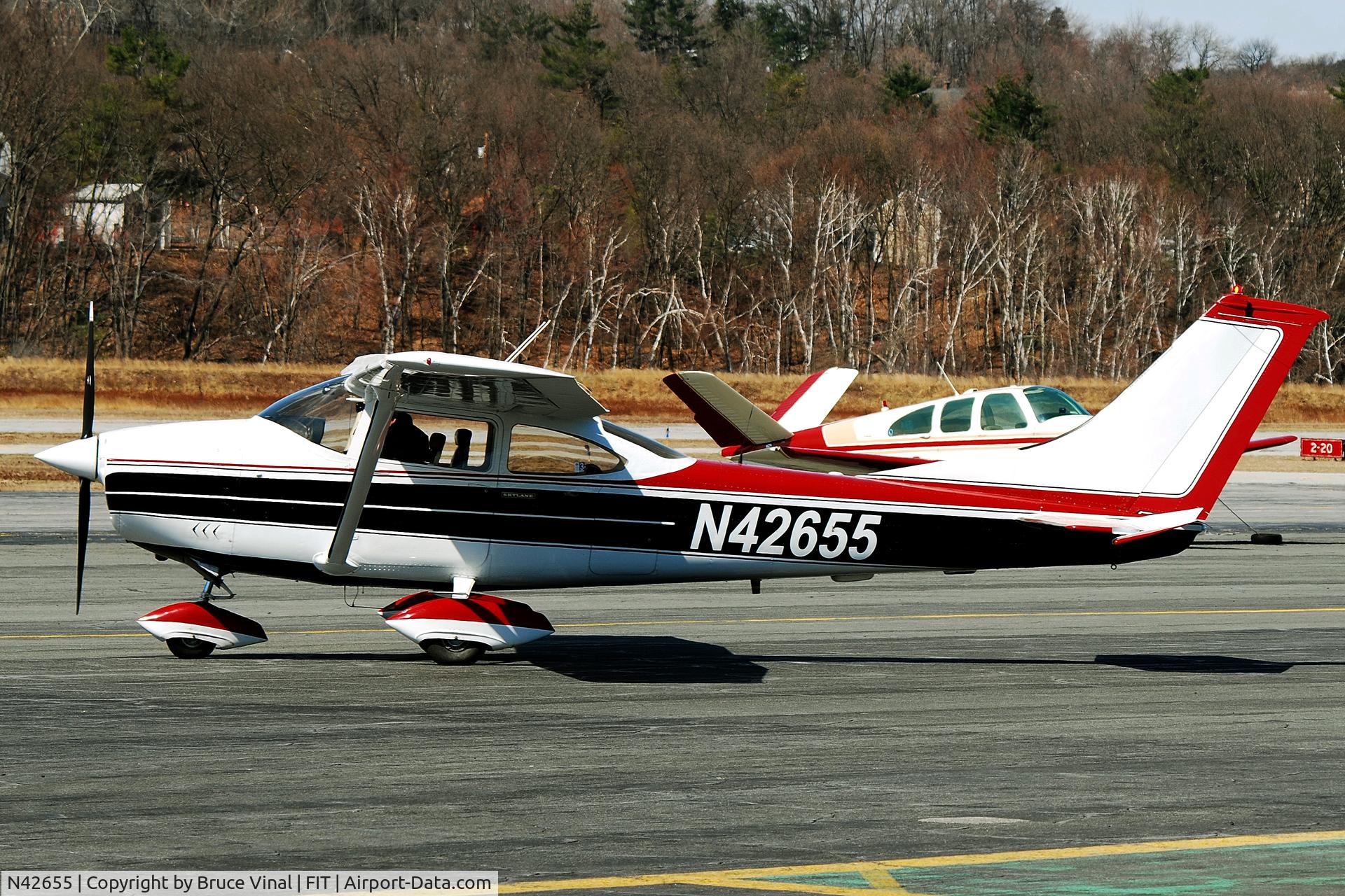 N42655, 1968 Cessna 182L Skylane C/N 18259126, Fitchburg Mun. Airport