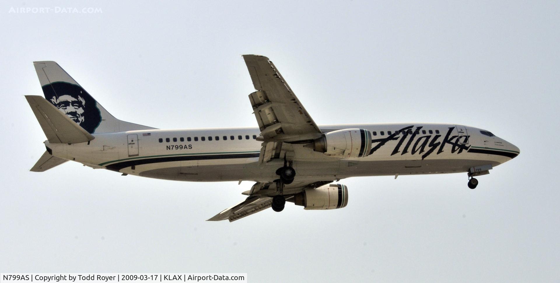 N799AS, 1998 Boeing 737-490 C/N 29270, Landing 24R at LAX