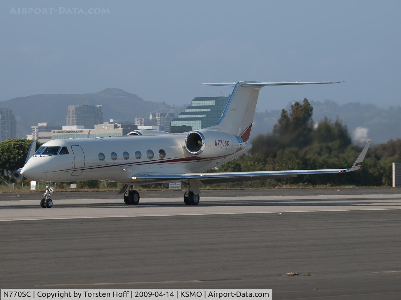 N770SC, 1988 Gulfstream Aerospace G-IV C/N 1056, N770SC departing from RWY 21