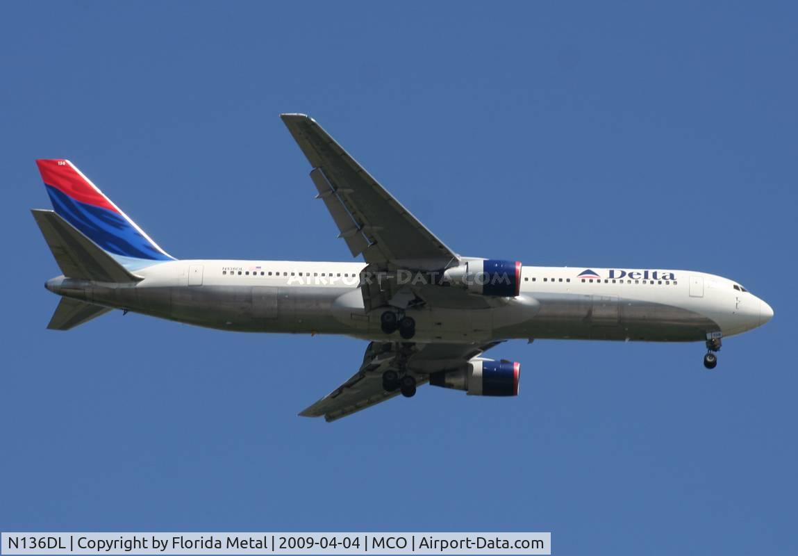 N136DL, 1991 Boeing 767-332 C/N 25146, Delta 767-300