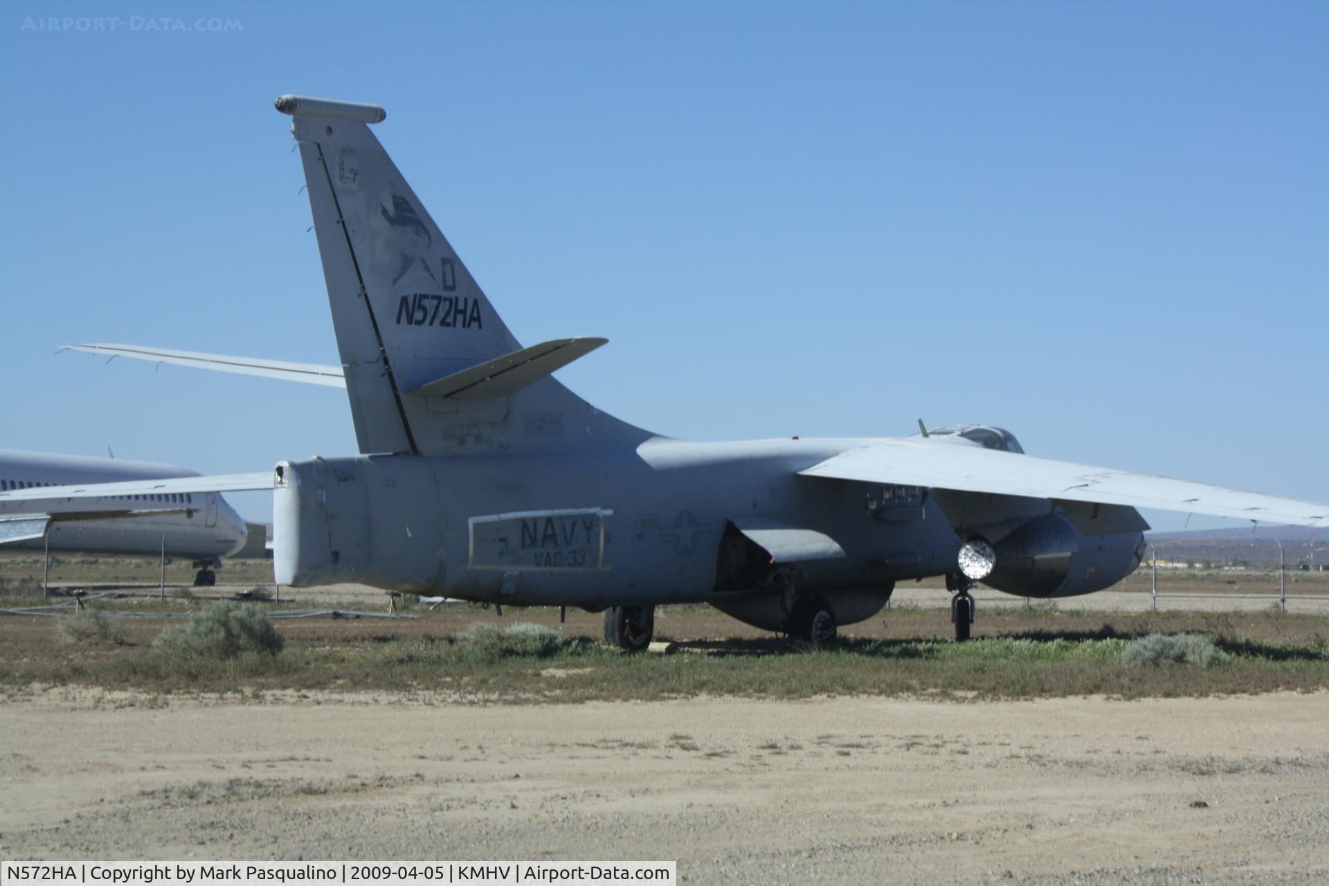 N572HA, Douglas ERA-3B Skywarrior C/N 12087, Douglas ERA-3B
