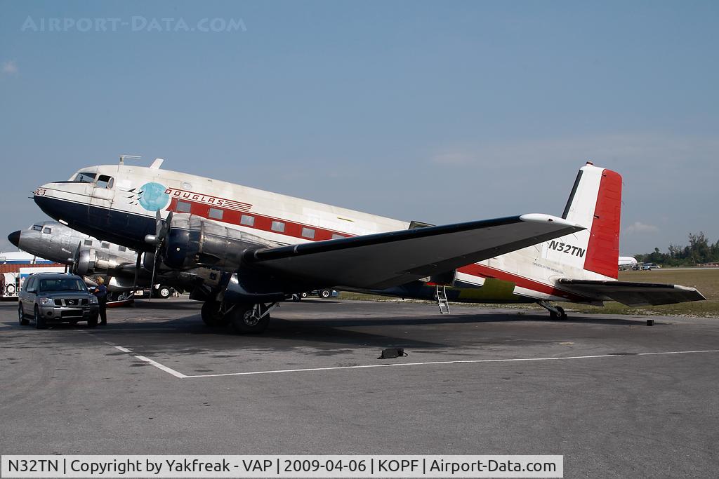 N32TN, 1951 Douglas VC-117D Skytrain C/N 43301, Douglas DC3 (C117)