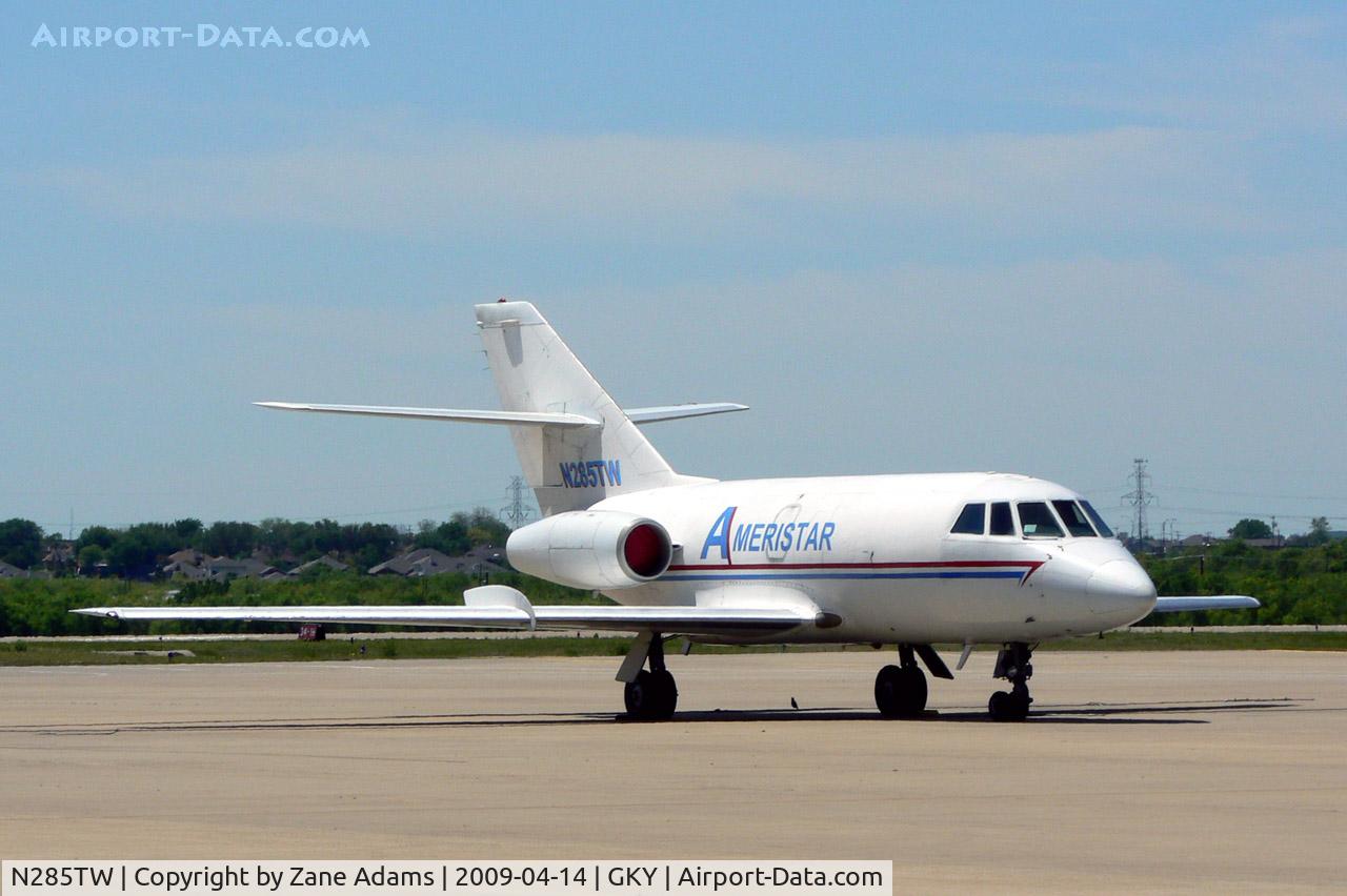N285TW, 1973 Dassault Fan Jet Falcon (20E) C/N 285, Ameristar Falcon at Arlington Municipal