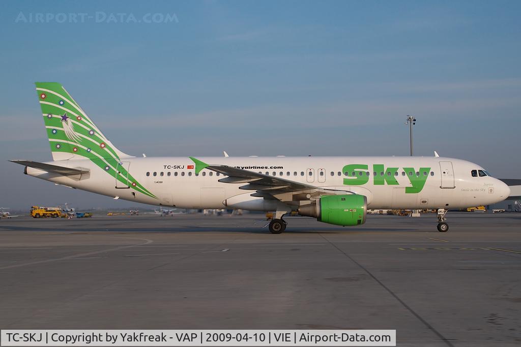 TC-SKJ, 1990 Airbus A320-211 C/N 138, Sky Express Airbus 320