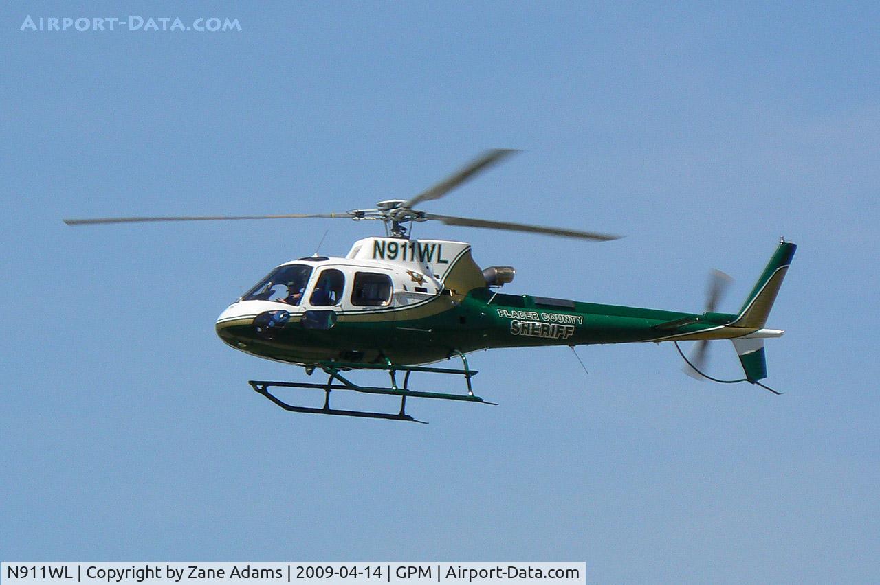 N911WL, Aerospatiale AS-350B-3 Ecureuil C/N 4587, At Grand Prairie Municipal
