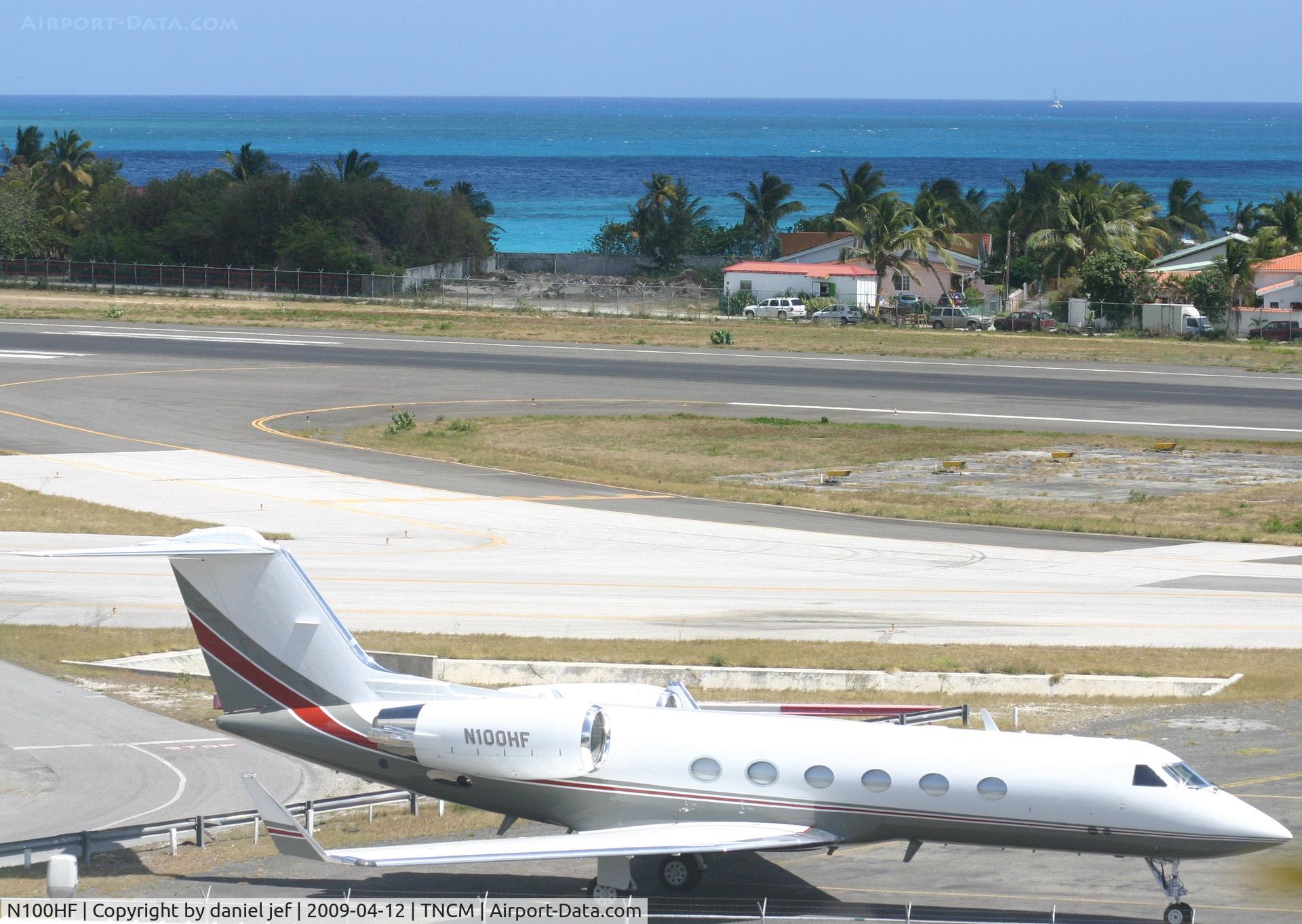 N100HF, 1998 Gulfstream Aerospace G-IV C/N 1338, park at the cargo ramp
