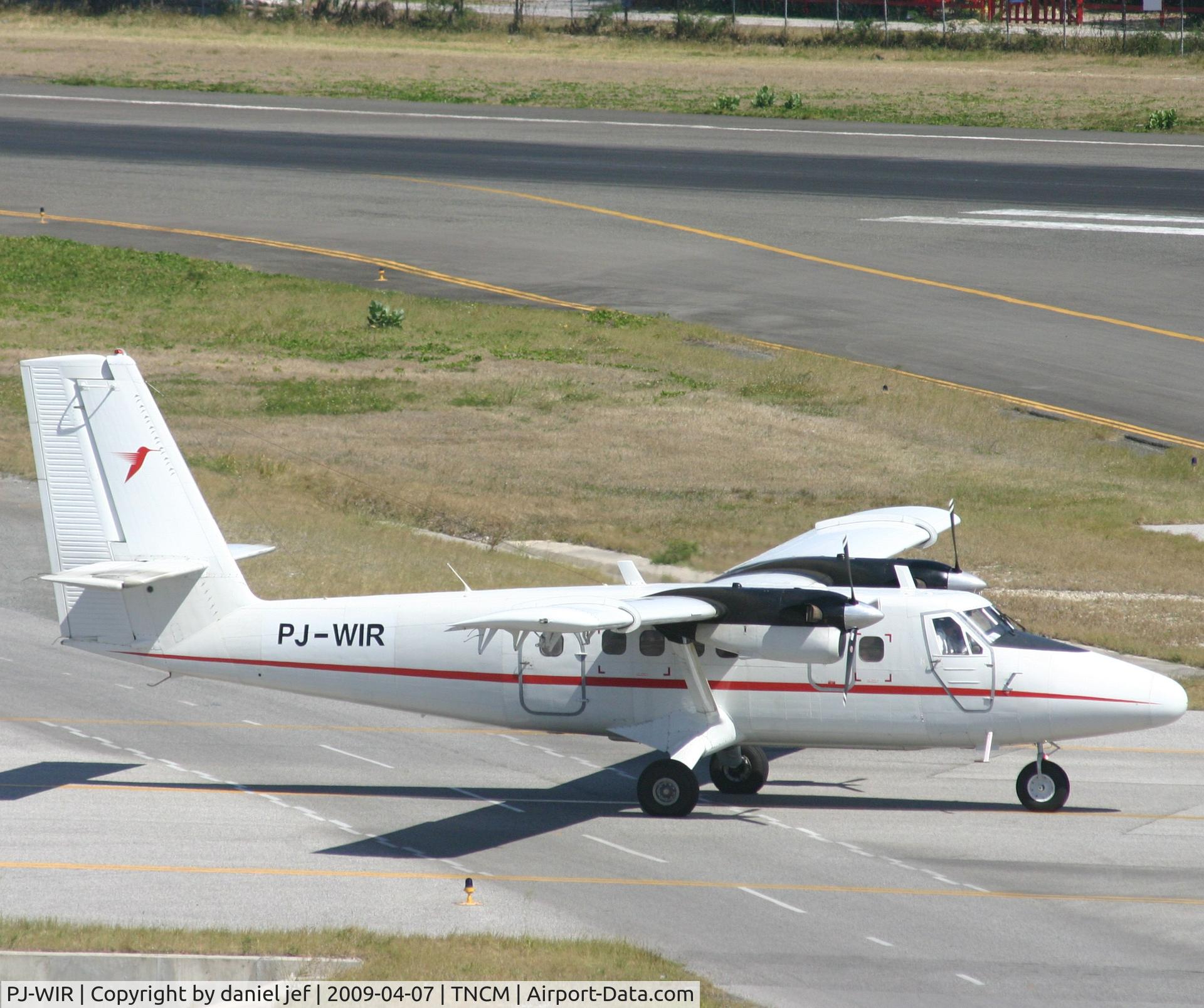 PJ-WIR, 1975 De Havilland Canada DHC-6-300 Twin Otter C/N 476, taxing runway 10