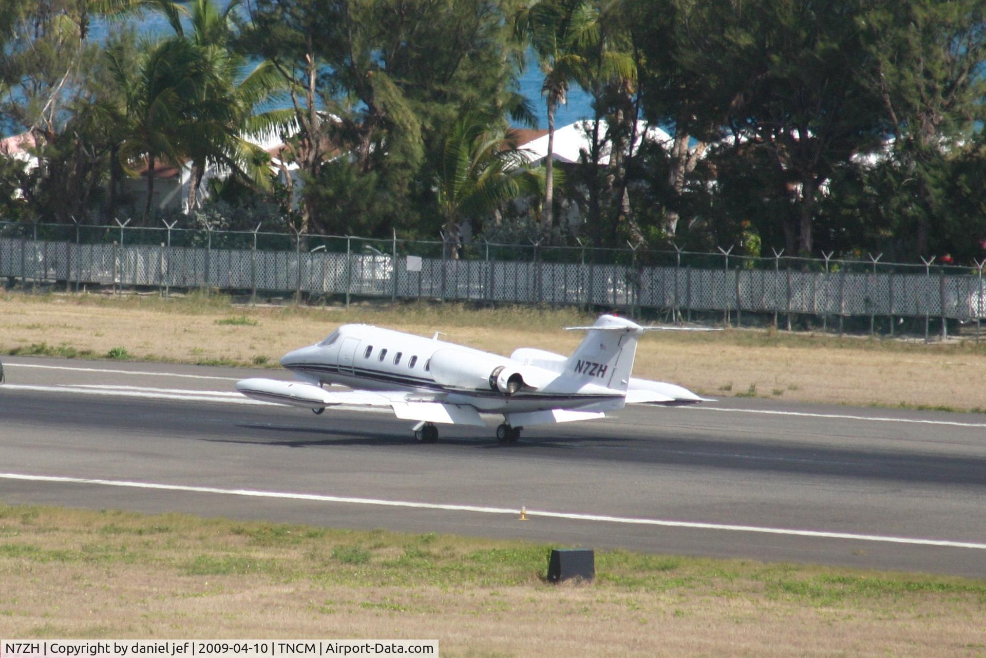 N7ZH, 1980 Gates Learjet 35A C/N 348, Landing 10