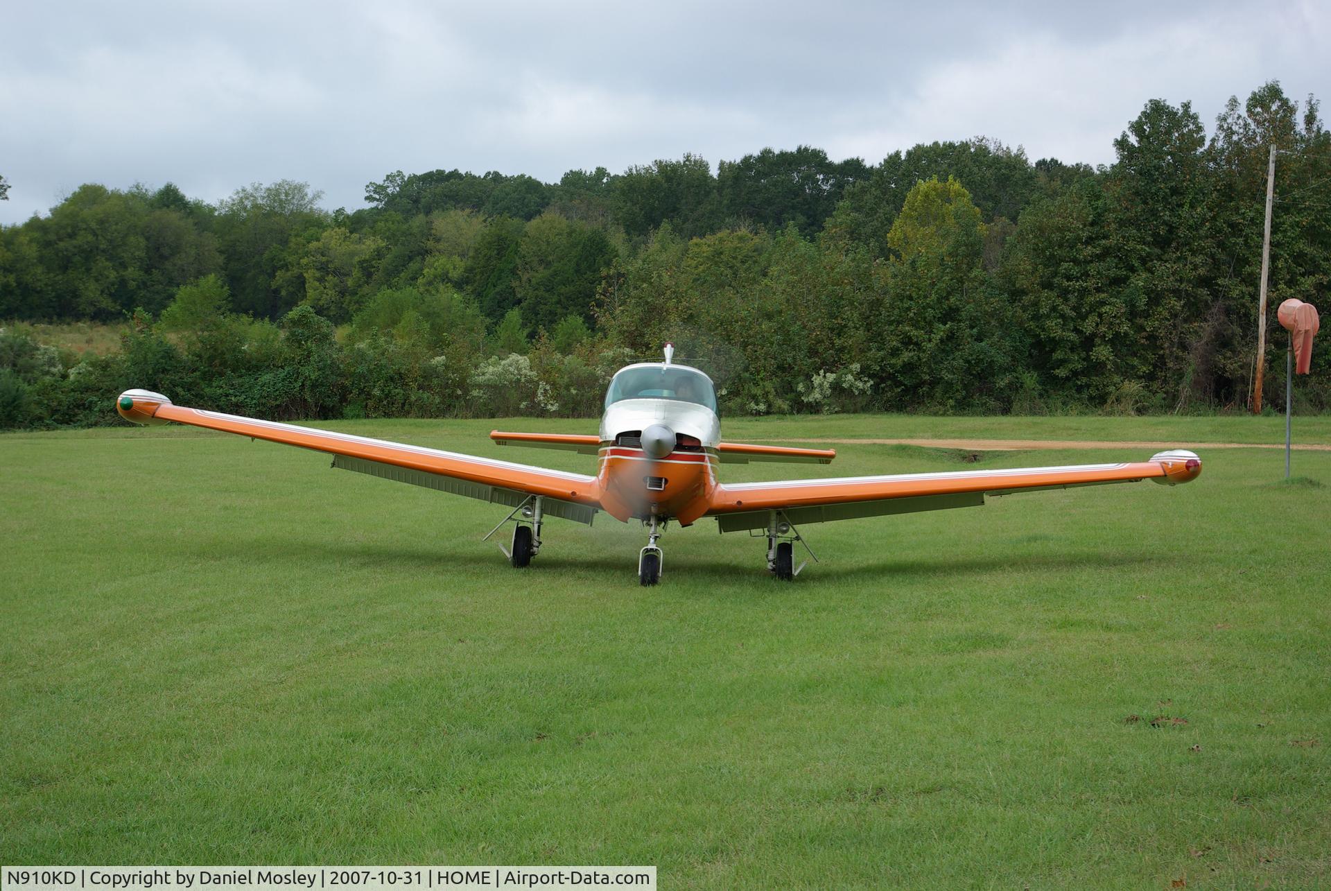 N910KD, Tusco Navion E C/N NAV-4-1535, front view