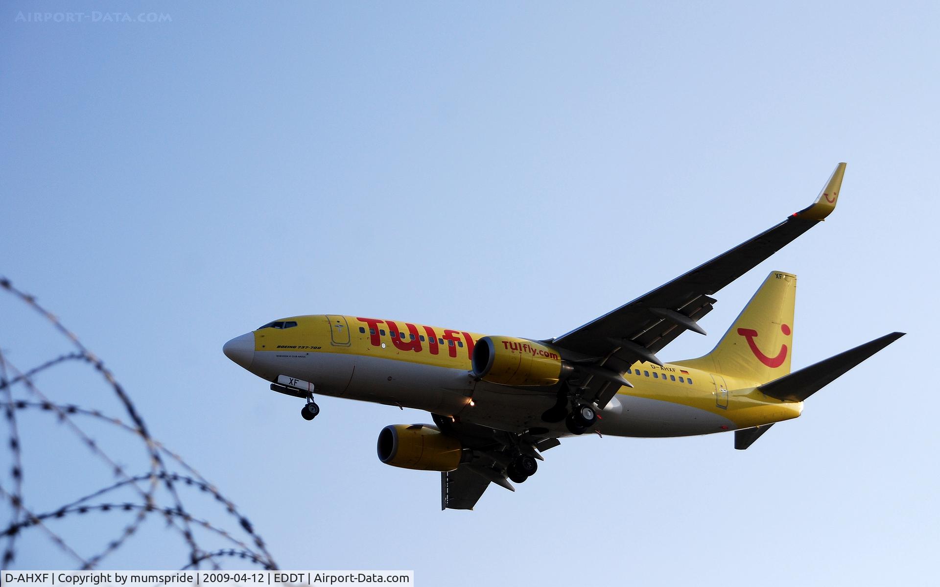 D-AHXF, 2007 Boeing 737-7K5 C/N 35136, TUIfly Boeing 737-7K5 above the western fence at TXL