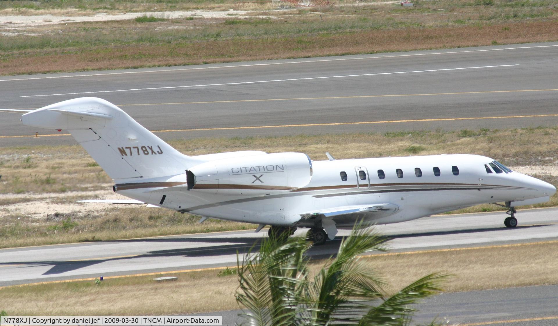 N778XJ, 2007 Cessna 750 Citation X Citation X C/N 750-0278, taxing runway 10
