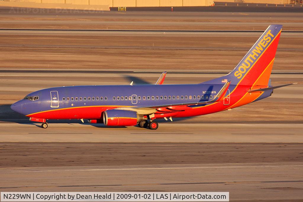 N229WN, 2006 Boeing 737-7H4 C/N 32498, Southwest Airlines N229WN (FLT SWA3736) taxiing to the gate after arrival from Sacramento Int'l (KSMF) on RWY 1L.