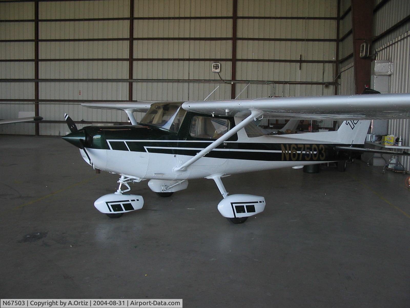 N67503, 1978 Cessna 152 C/N 15281872, In Hangar