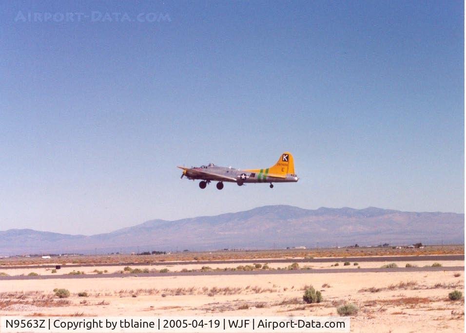 N9563Z, 1944 Boeing B-17G Flying Fortress C/N 32204, In the high desert