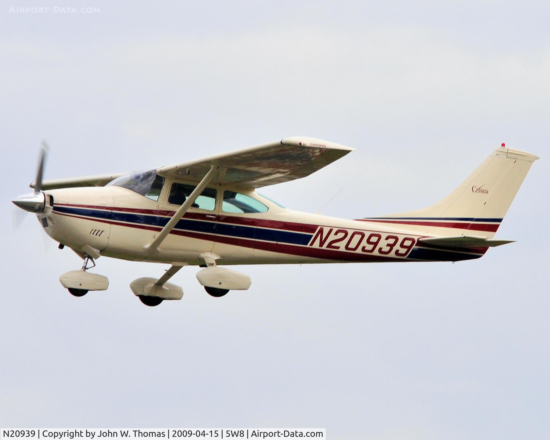 N20939, 1972 Cessna 182P Skylane C/N 18261309, Departing runway 4