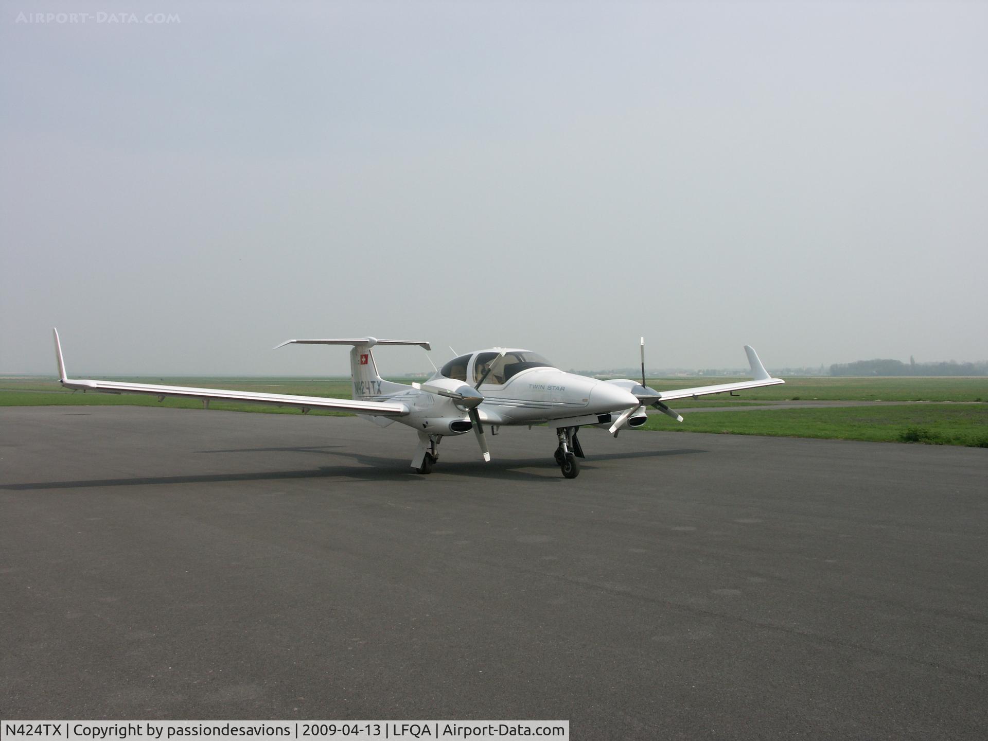 N424TX, Diamond DA-42 Twin Star C/N 42.058, On apron