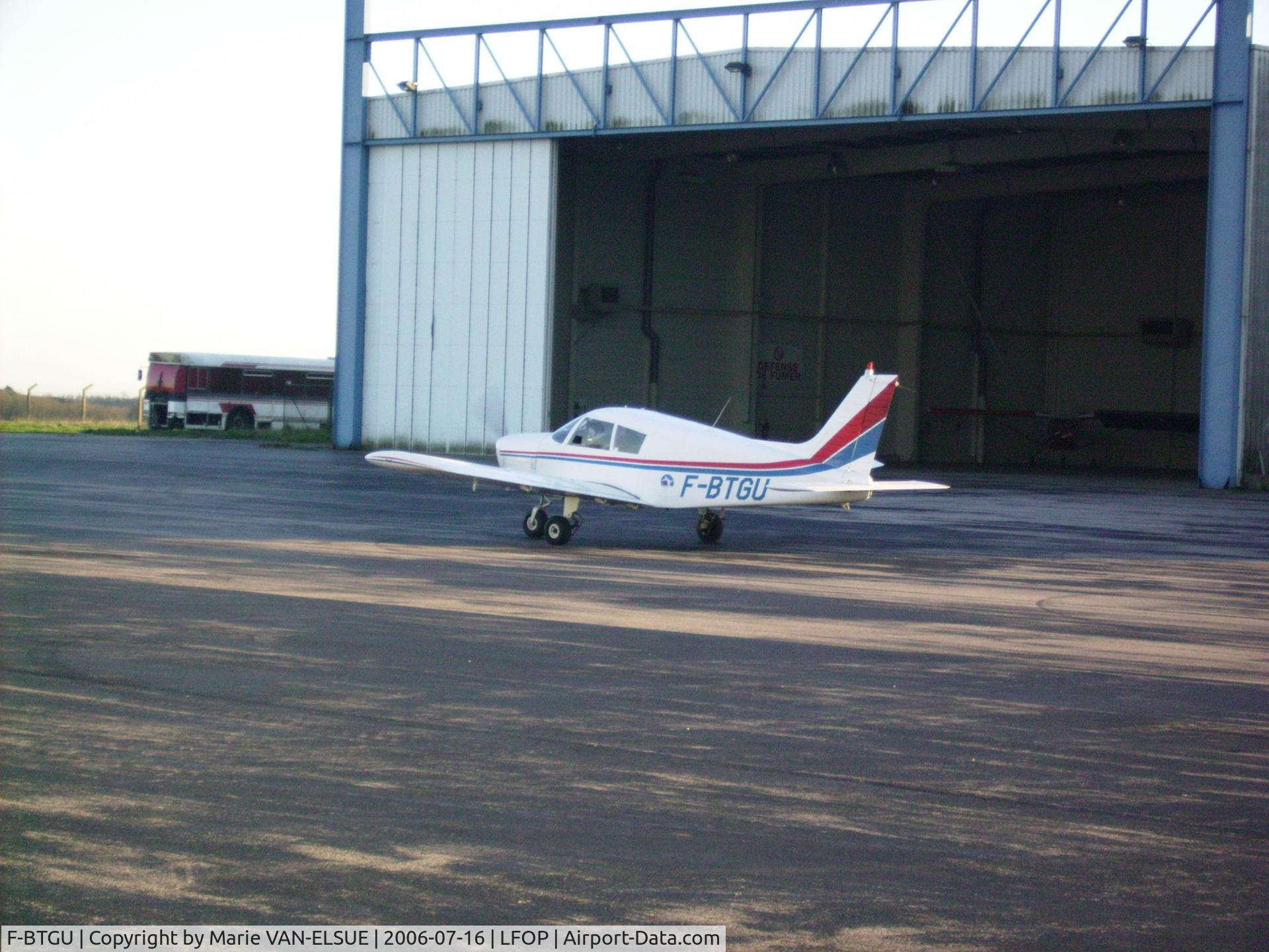 F-BTGU, Piper PA-28-140 Cherokee C/N 28-7225124, rouen boos france