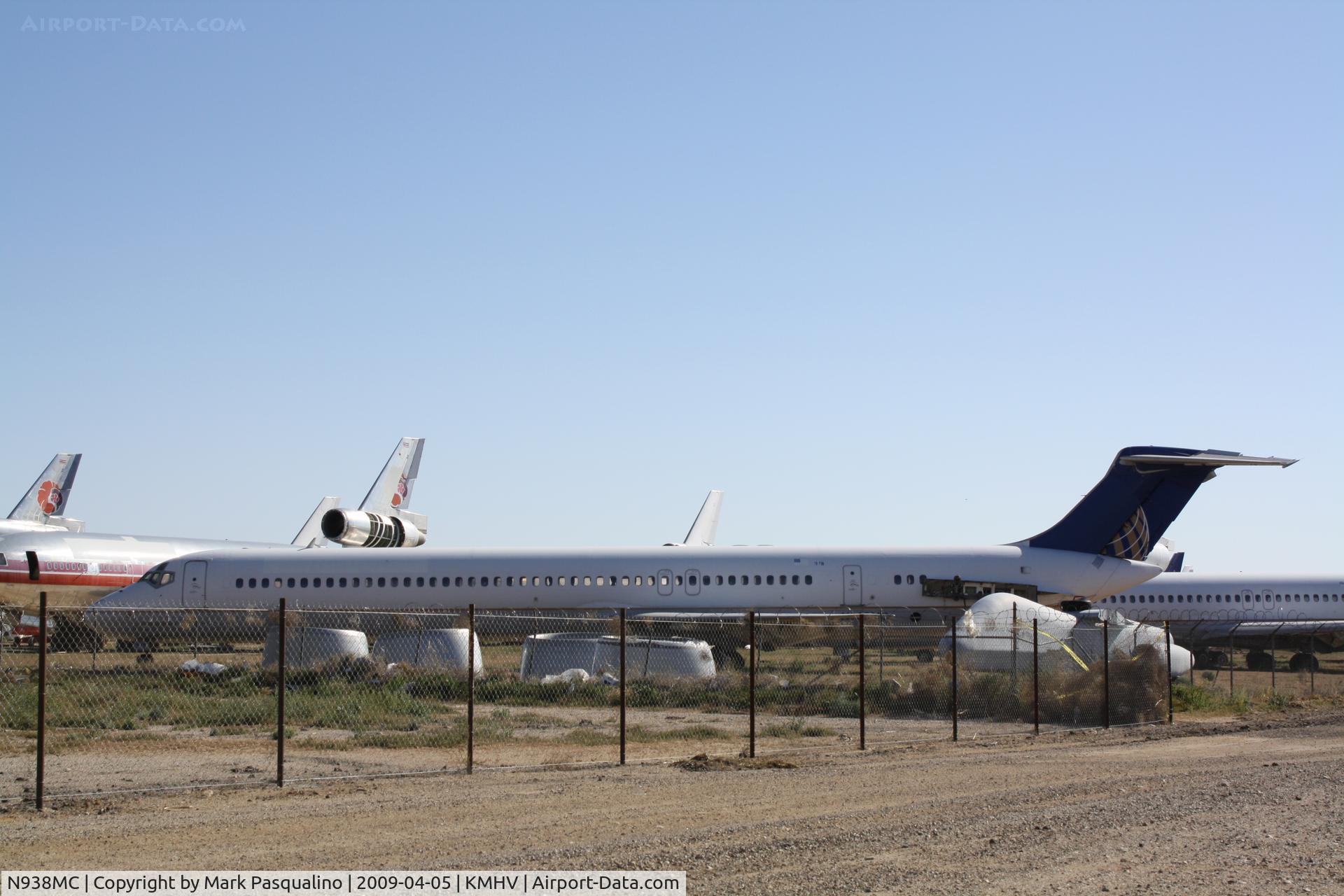 N938MC, 1987 McDonnell Douglas MD-83 (DC-9-83) C/N 49525, MD-83