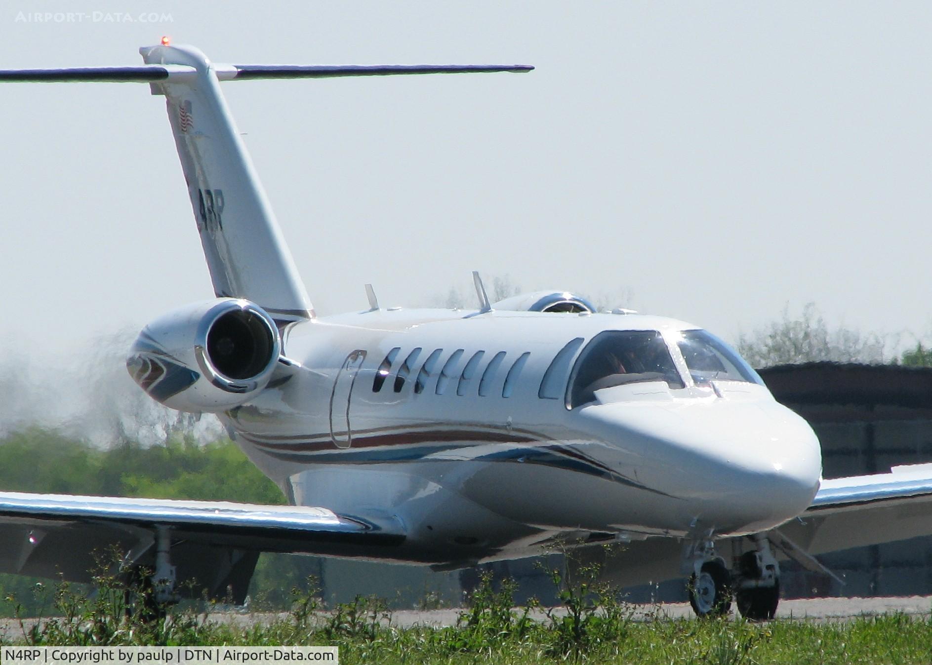 N4RP, 2008 Cessna 525B CitationJet CJ3 C/N 525B-0289, Turning off of 32 after landing at the Shreveport Downtown airport.