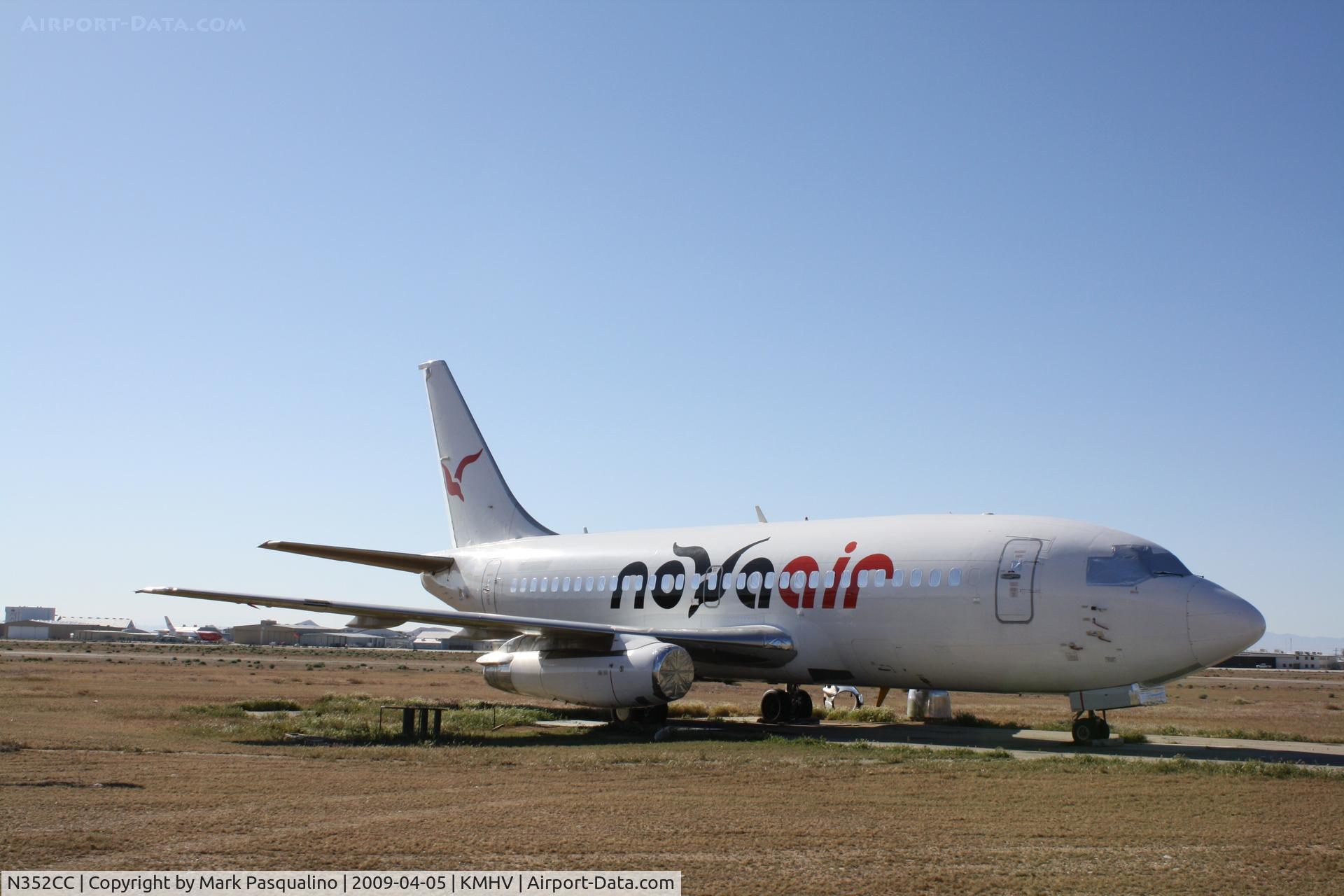 N352CC, 1987 Boeing 737-247 C/N 23521, Boeing 737-200