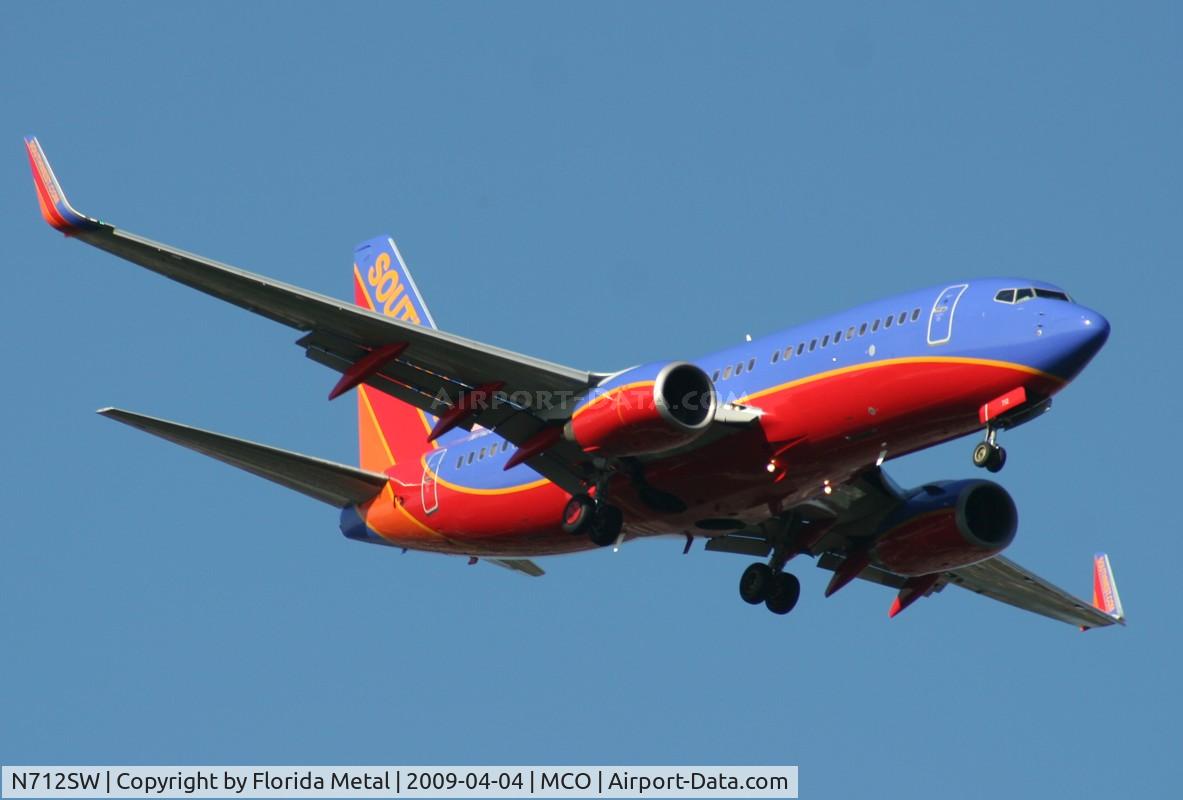 N712SW, 1998 Boeing 737-7H4 C/N 27846, Southwest 737-700