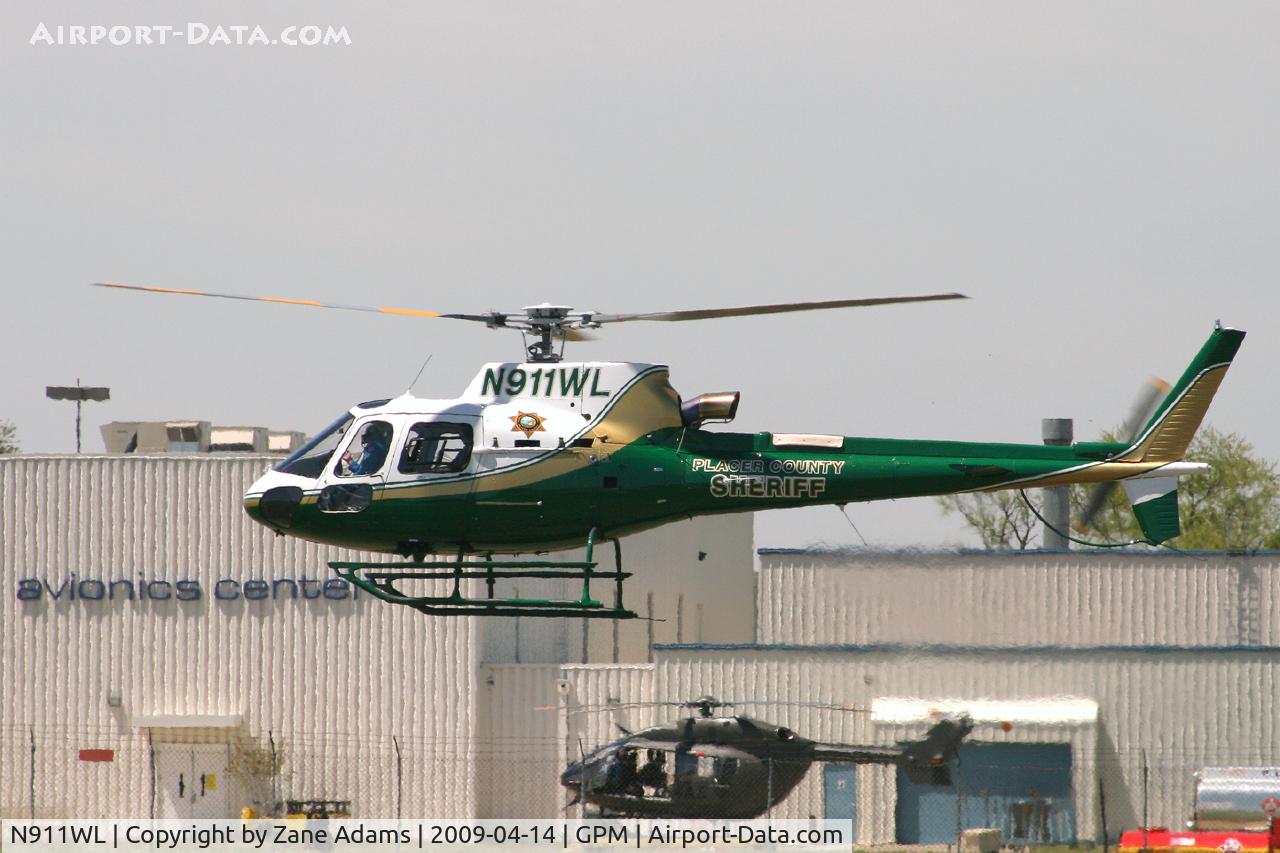 N911WL, Aerospatiale AS-350B-3 Ecureuil C/N 4587, At Grand Prairie Municipal
