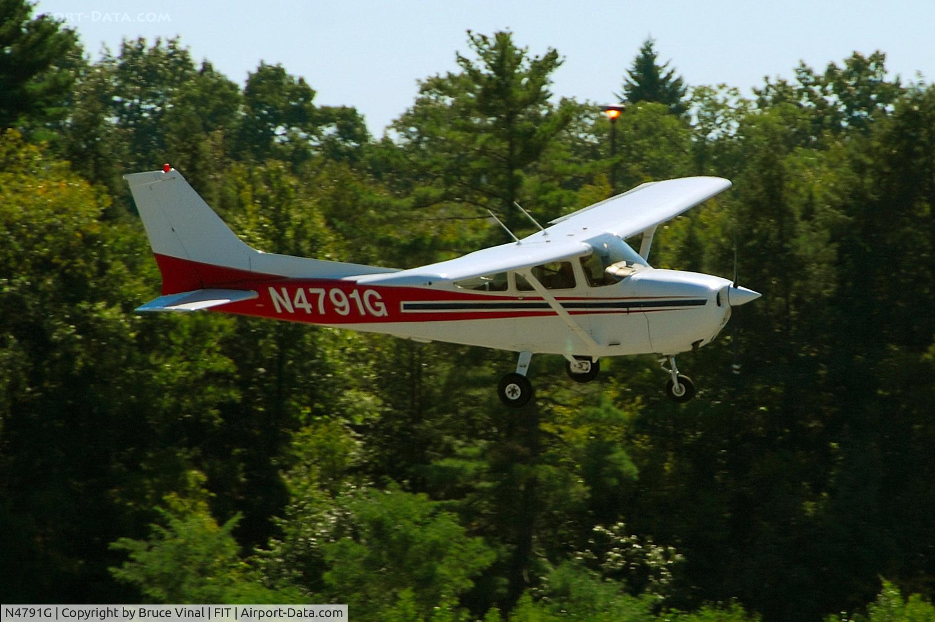 N4791G, Cessna 172N C/N 17273345, Fitchburg Mun. Airport