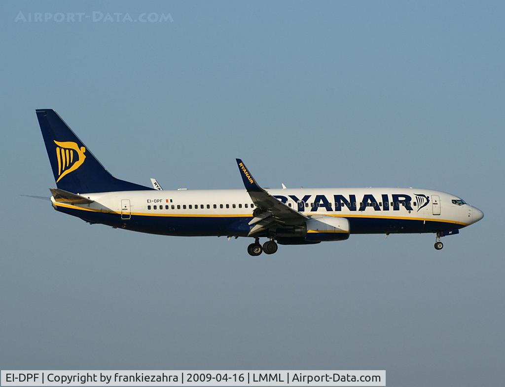 EI-DPF, 2007 Boeing 737-8AS C/N 33606, On short finals rwy 13