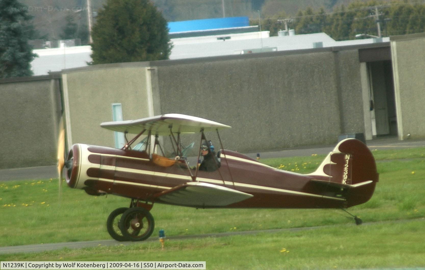 N1239K, 2002 Knutson David J DK1 C/N 001, taxying