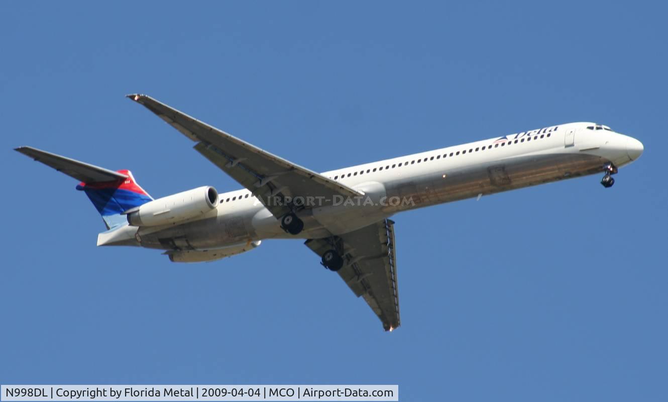 N998DL, 1992 McDonnell Douglas MD-88 C/N 53370, Delta MD-88