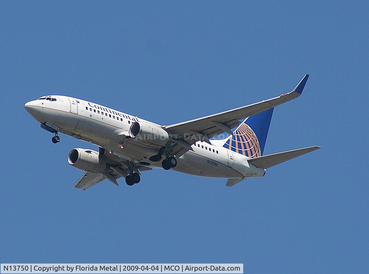 N13750, 1999 Boeing 737-724 C/N 28941, Continental 737-700