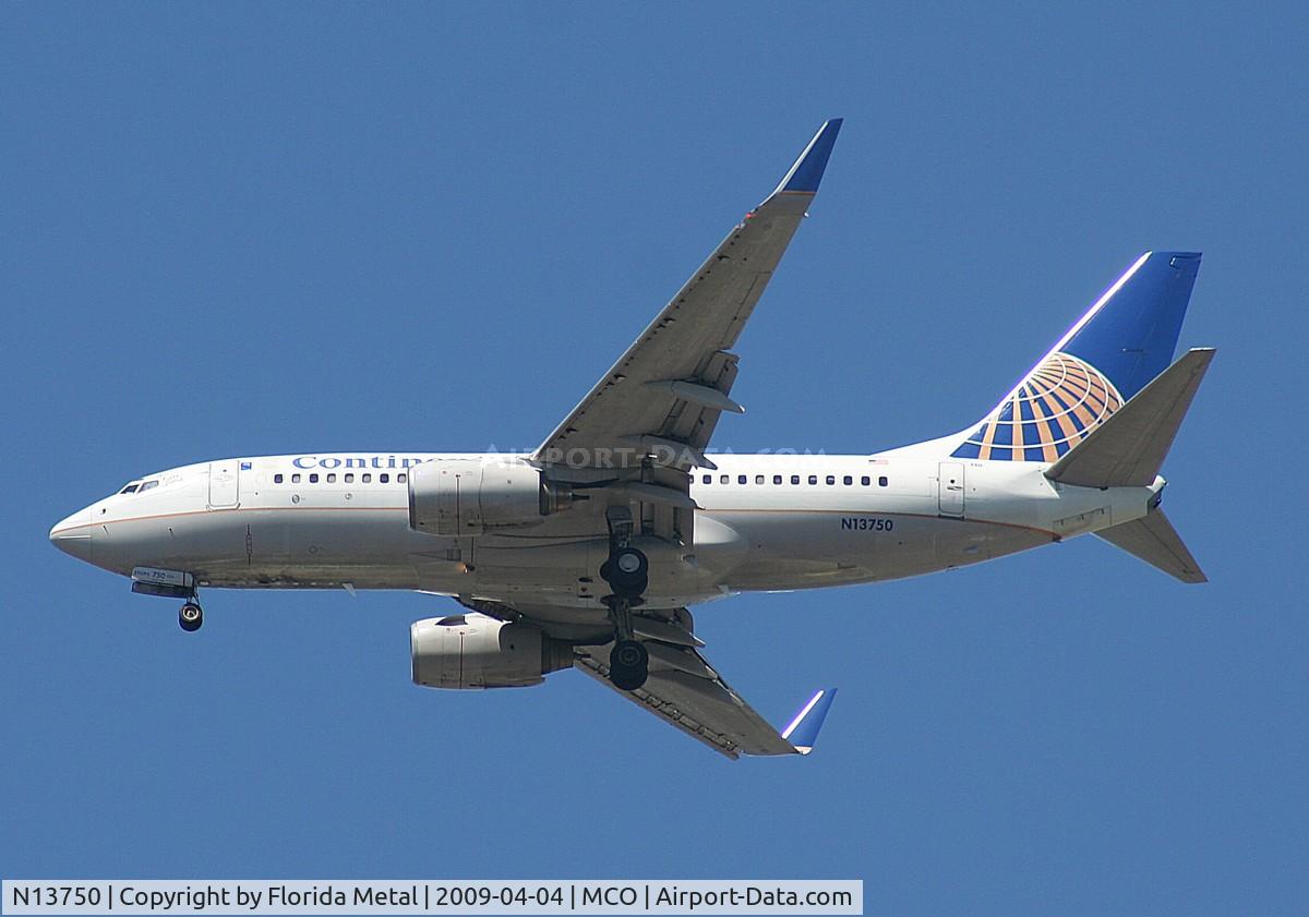 N13750, 1999 Boeing 737-724 C/N 28941, Continental 737-700