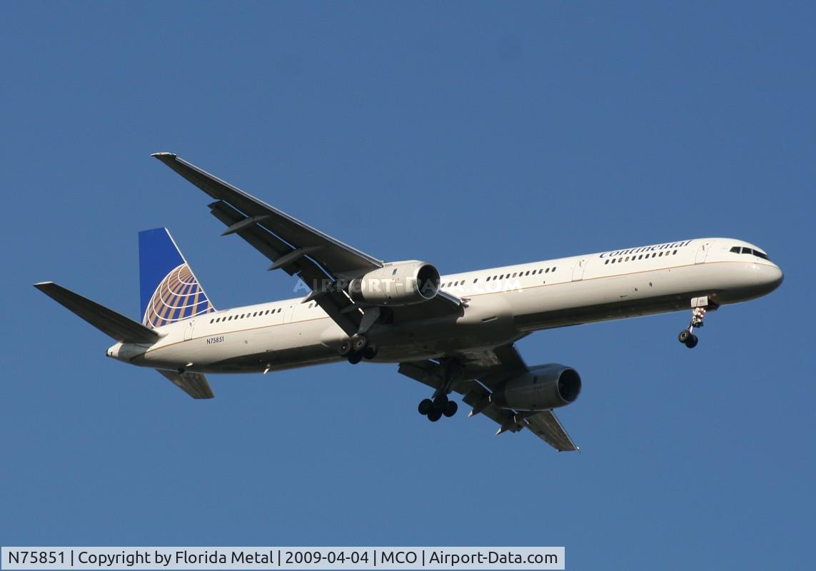 N75851, 2001 Boeing 757-324 C/N 32810, Continental 757-300