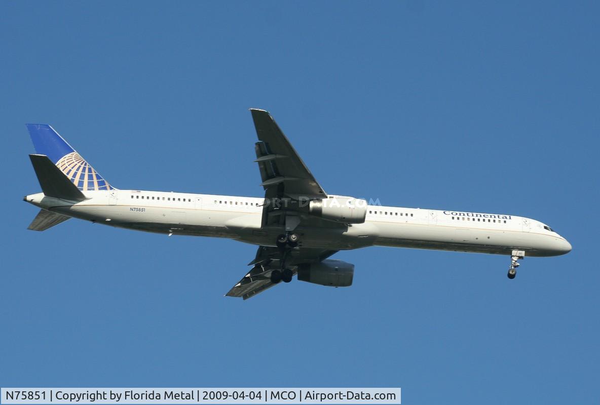 N75851, 2001 Boeing 757-324 C/N 32810, Continental 757-300