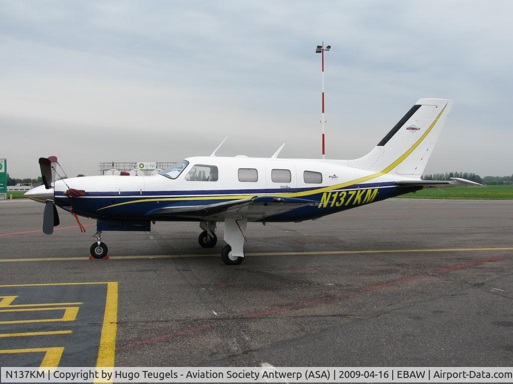 N137KM, 2001 Piper PA-46-500TP Malibu Meridian C/N 4697091, nice visitor