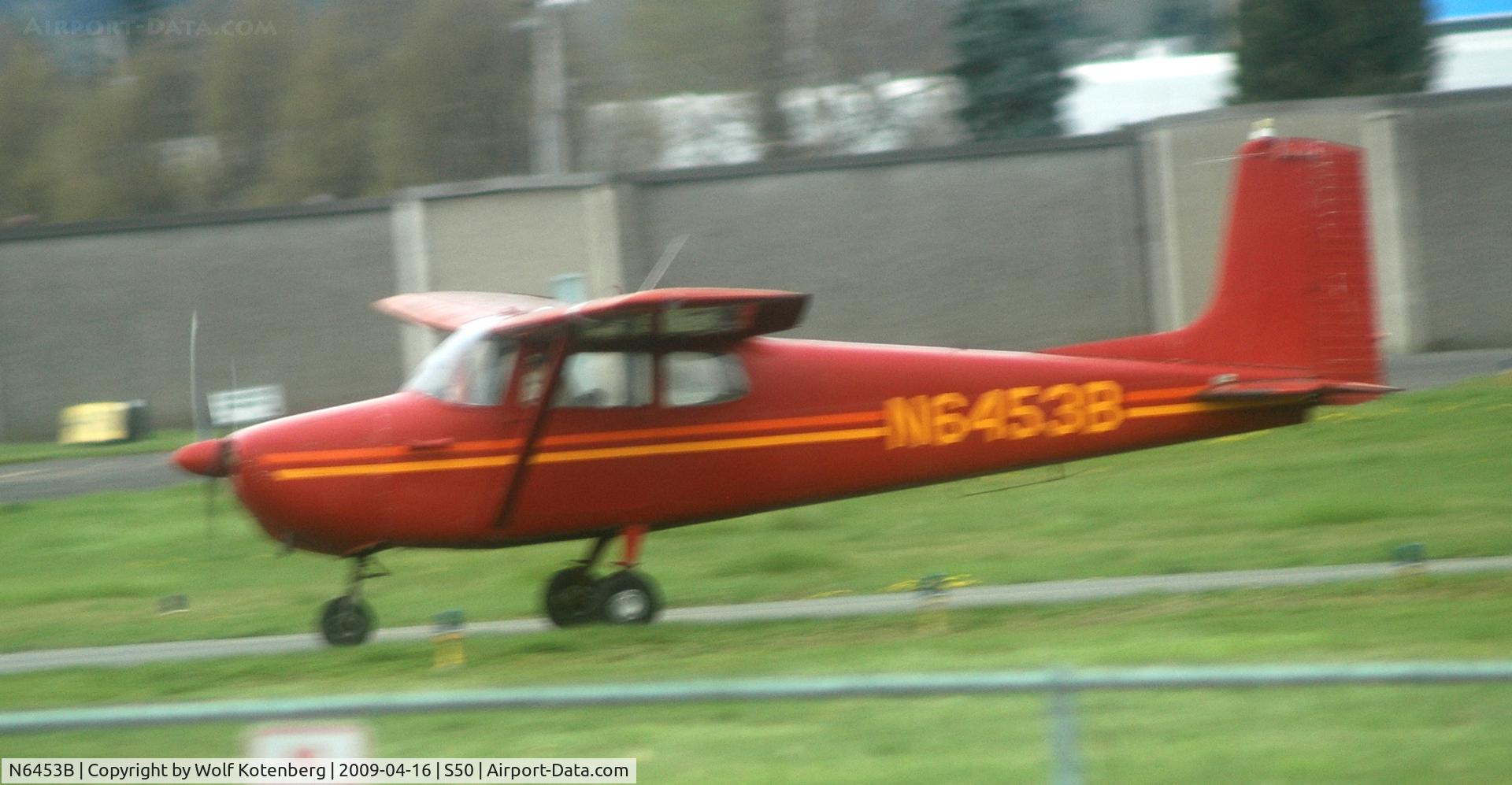 N6453B, 1957 Cessna 172 C/N 29653, rolling toward the active